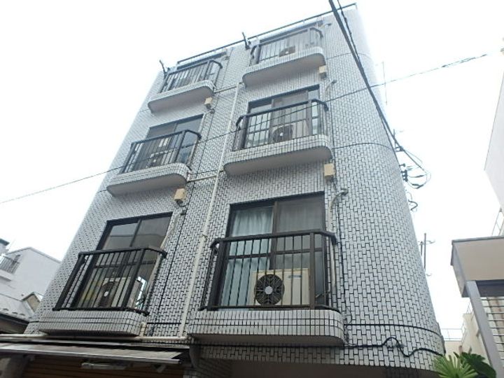 ドミールジュネスの外観