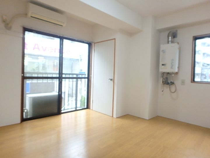 ドミールジュネスの居間