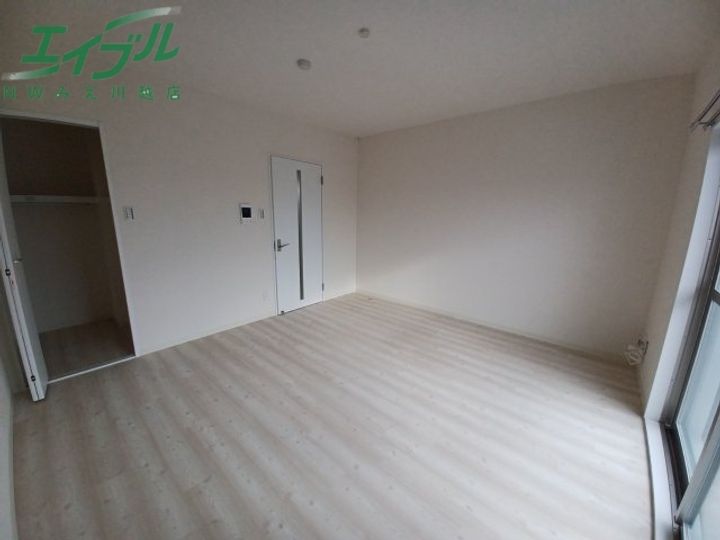 メゾンモンマルトル江場の内装