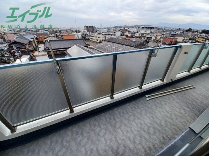 メゾンモンマルトル江場の内装