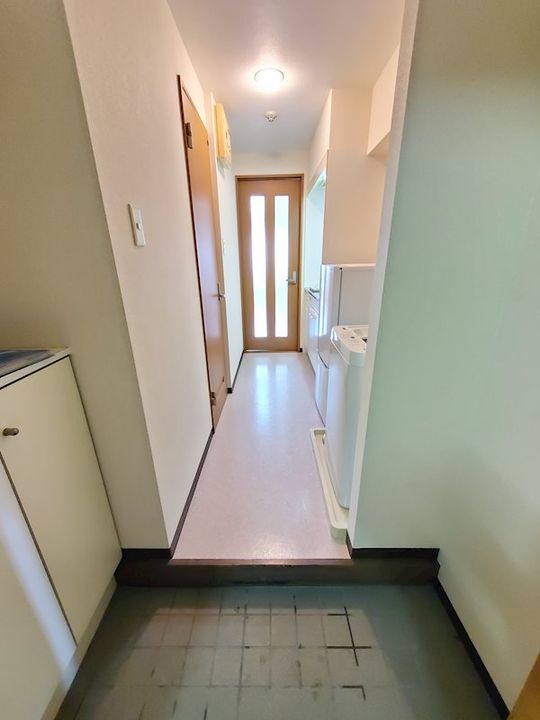 ドミール桜川の玄関