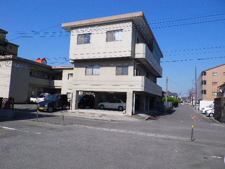 才賀コーポの外観