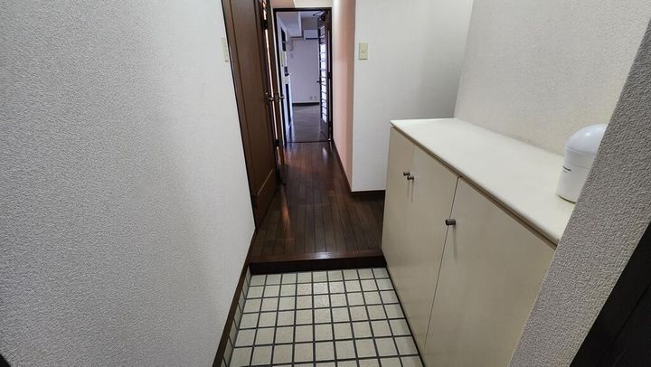 トーカンマンション浜田町の玄関