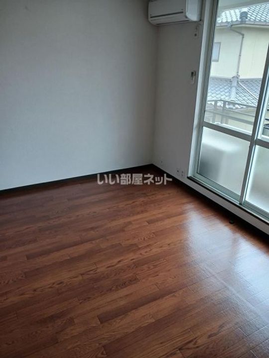 ジュネス東岡山の居間