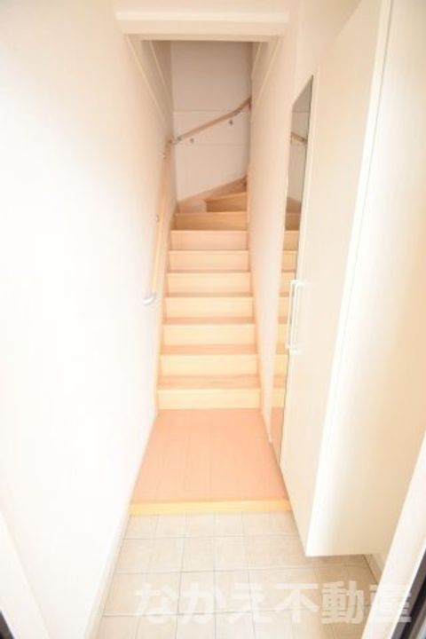 徳島県小松島市金磯町(アパート)の賃貸物件の玄関