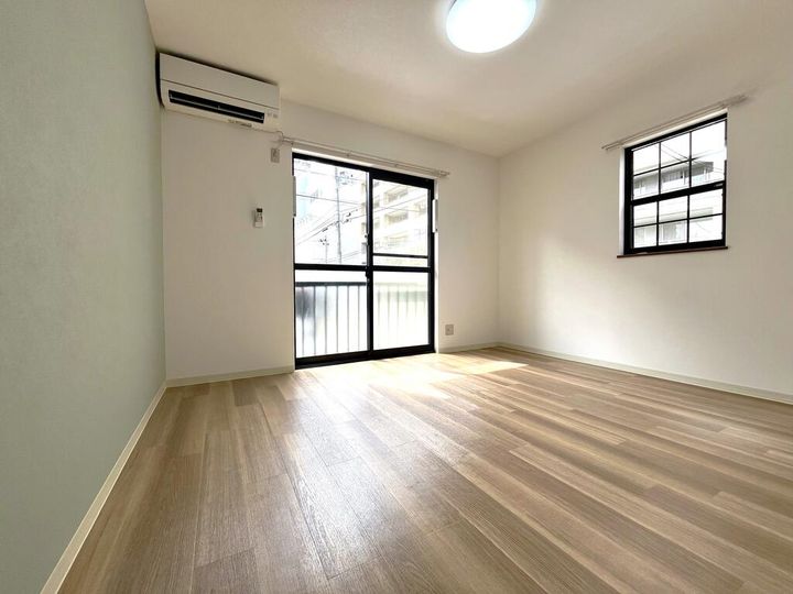 ポーロニア上杉IIの居間