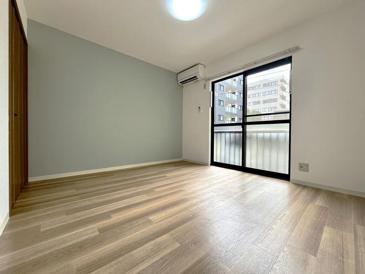 ポーロニア上杉IIの居間