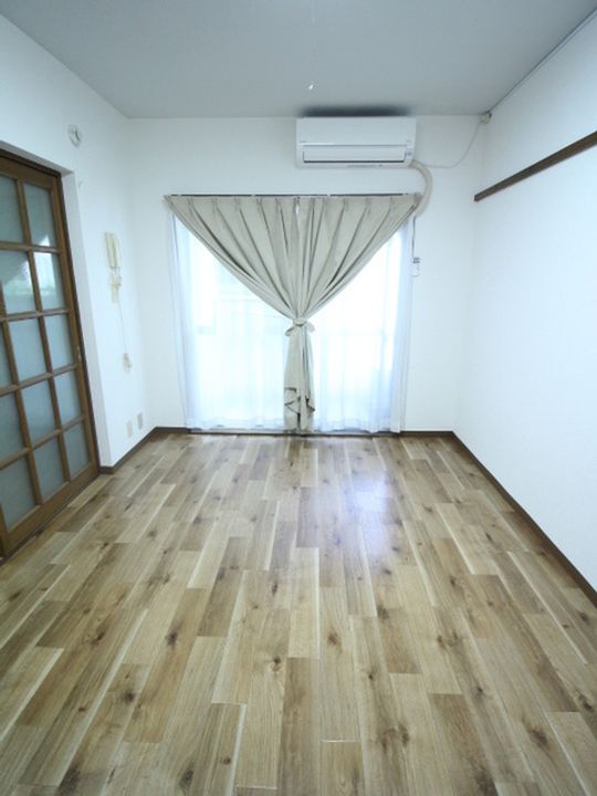 コーポサニーの居間