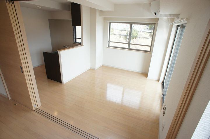 フィオーレ北柏の居間