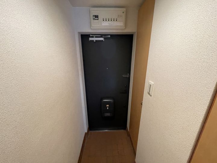 大阪府豊中市岡上の町3(マンション)の賃貸物件の玄関