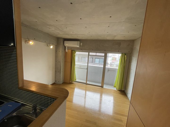 大阪府豊中市岡上の町3(マンション)の賃貸物件の居間