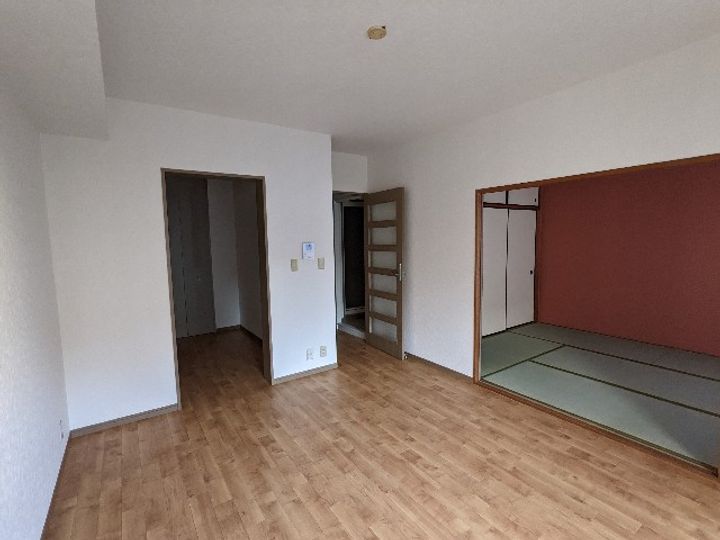 サンヒルズ上大岡 B棟の居間