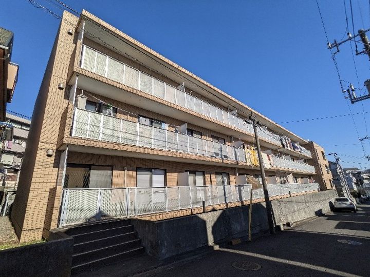 サンヒルズ上大岡 B棟の外観