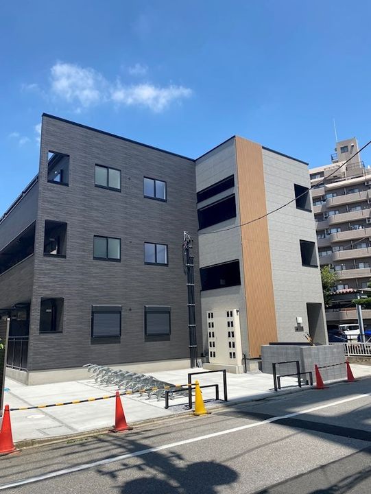 シャノワール三郷の外観