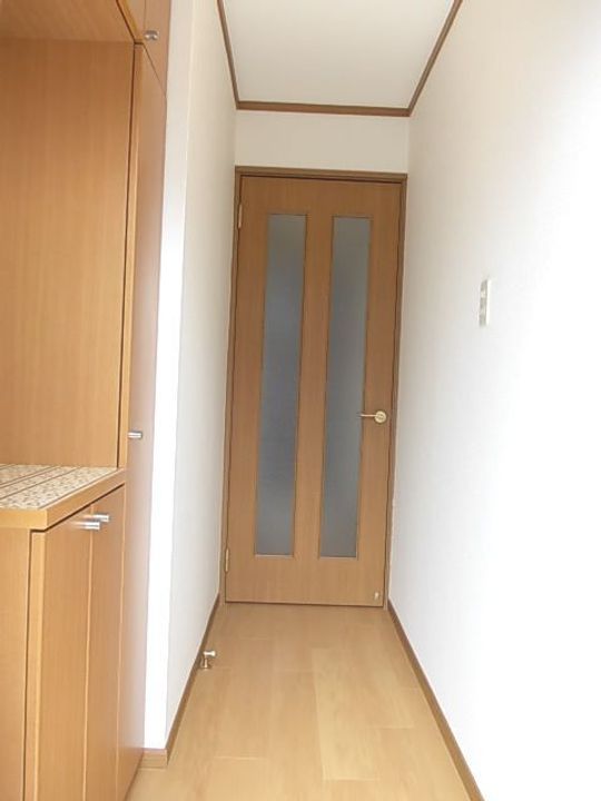 セレーノ Cの玄関