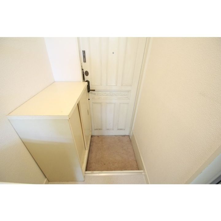 シャンブル八景の玄関