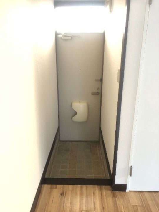 コーポけやきの玄関