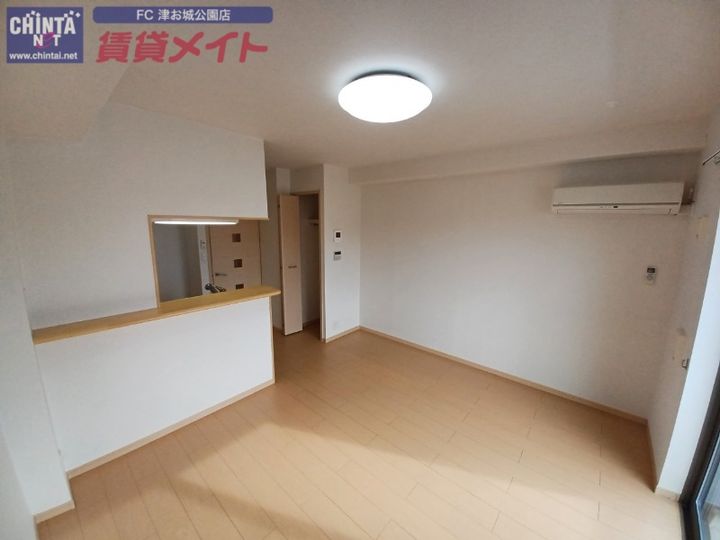 ナリッシュの内装