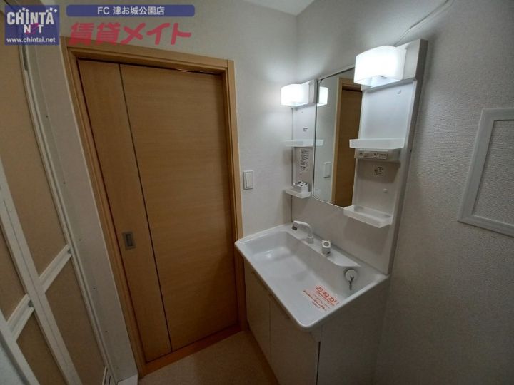 ナリッシュの内装