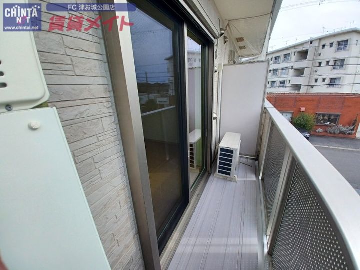 ナリッシュの内装