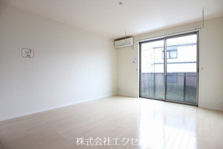 東京都八王子市左入町(アパート)の賃貸物件の居間