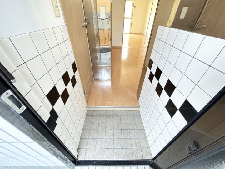 高知県高知市南御座(マンション)の賃貸物件の玄関