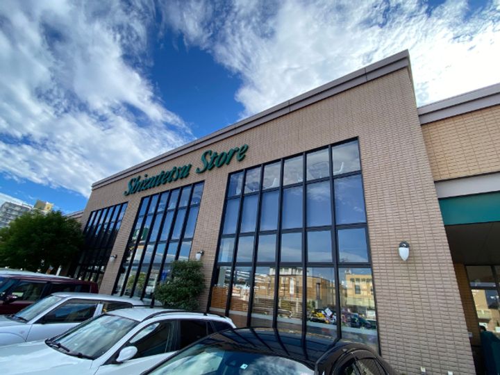 ログマンラシューレの周辺