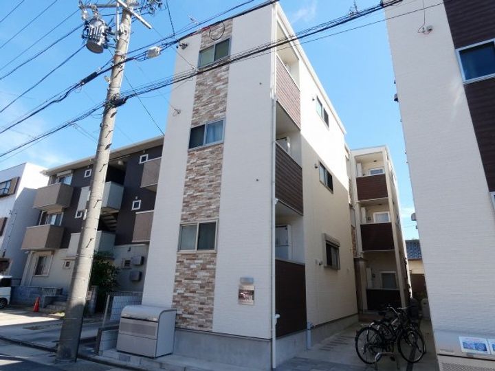 ベルベットコート岩塚の外観