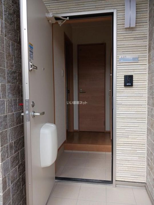 栃木県足利市芳町(アパート)の賃貸物件の玄関