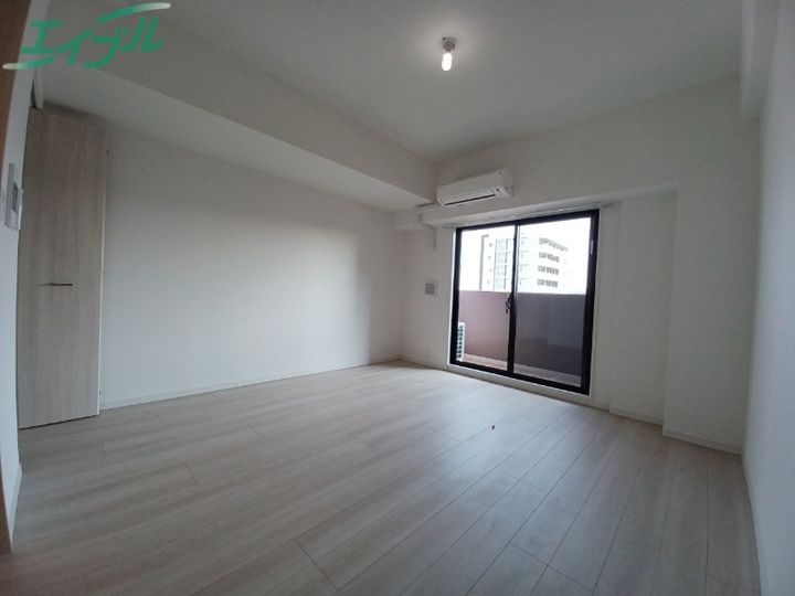 S-RESIDENCE四日市安島aloggioの居間