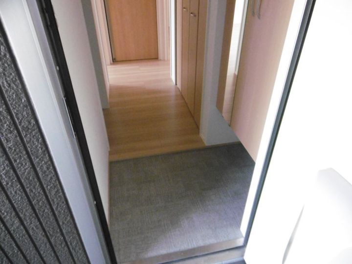 ムーンラヴァースの玄関