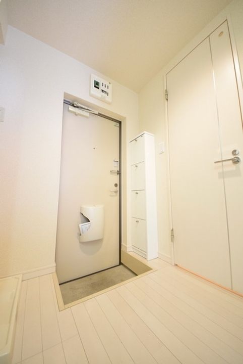 コンパートメントハウス千葉Iの玄関