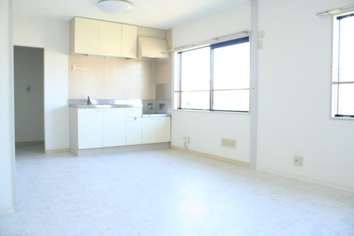 ラフォーレ八幡2の居間