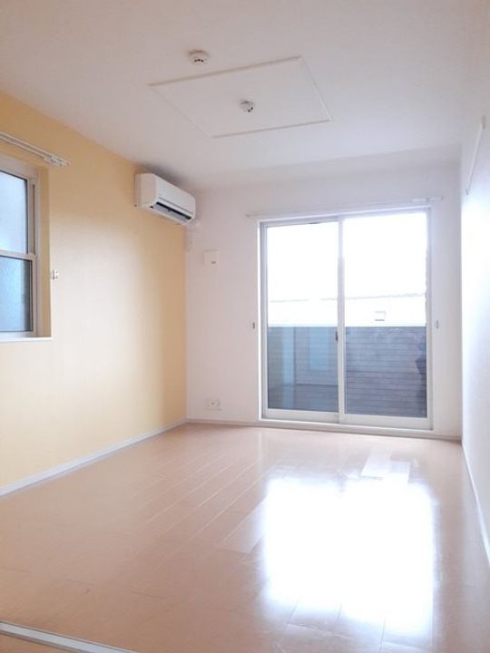 鹿児島県鹿児島市春山町(アパート)の賃貸物件の居間