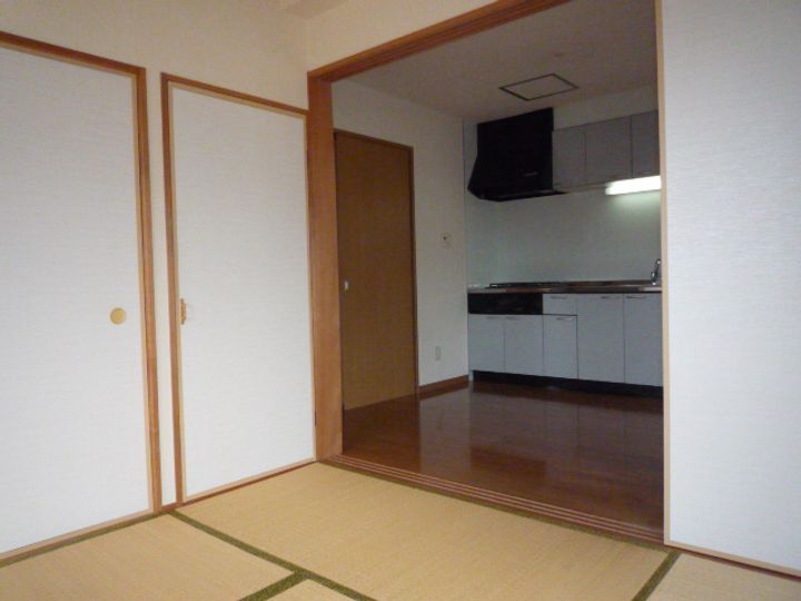 広島県呉市広古新開7(マンション)の賃貸物件の居間