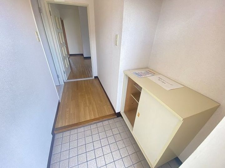 メゾン萩原の玄関