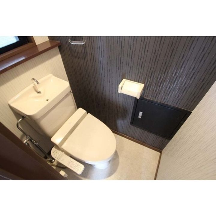 若建ビルの内装