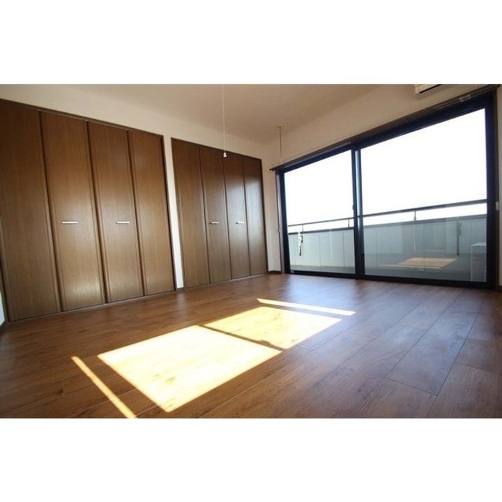 若建ビルの内装