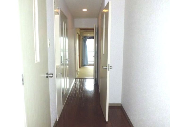 YKハウス稲毛東の玄関