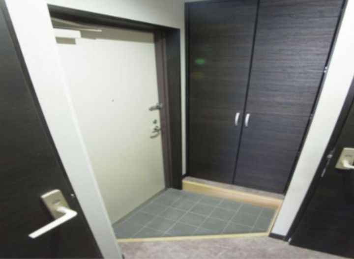 東京都足立区伊興3(マンション)の賃貸物件の玄関