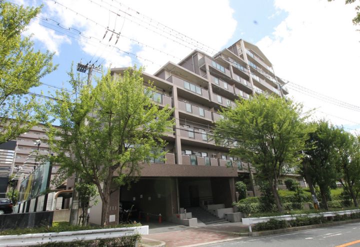大阪府吹田市上山手町(マンション)の賃貸物件の外観