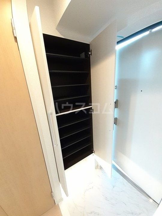 フィオーレ三の丸の玄関