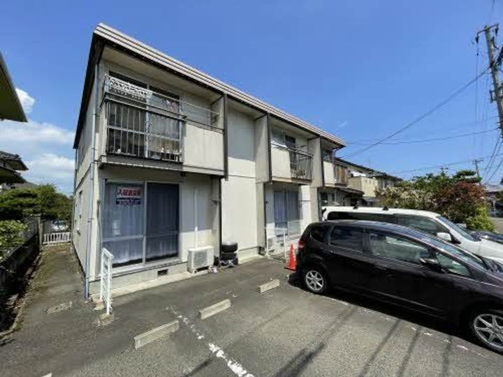 ルネカツヤマの外観