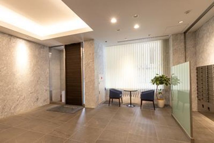 東京都中央区日本橋本町4(マンション)の賃貸物件の地図