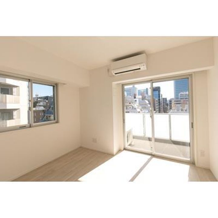 東京都中央区日本橋本町4(マンション)の賃貸物件の居間