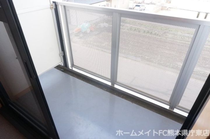 ピカソ出仲間の内装