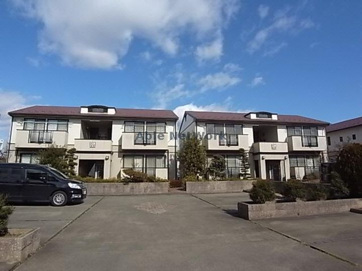 サンビレッジ築捨の外観