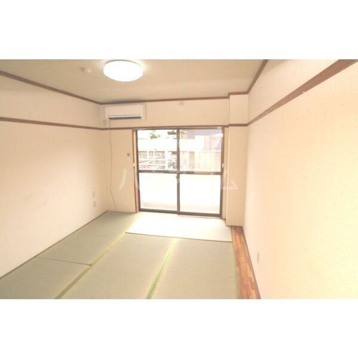 サンメゾン24 Cの居間