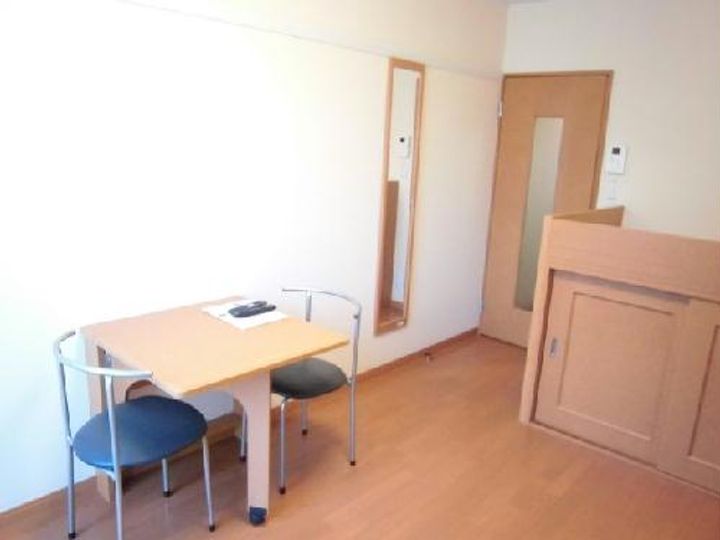 レオパレスシエル エトワールの居間