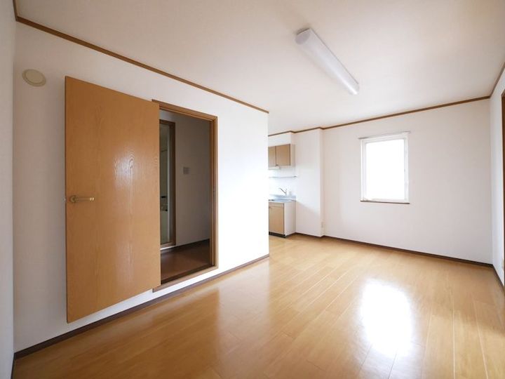 サンライズ大沼の居間